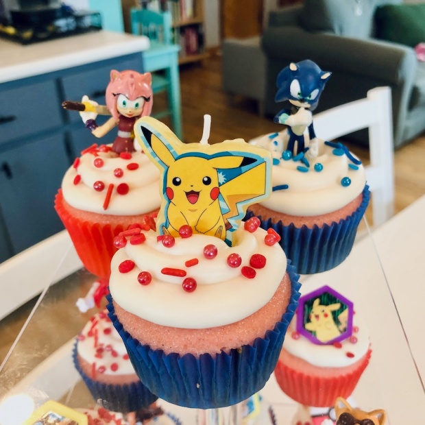 Pikachu and Sonic the Hedgehog cupcakes