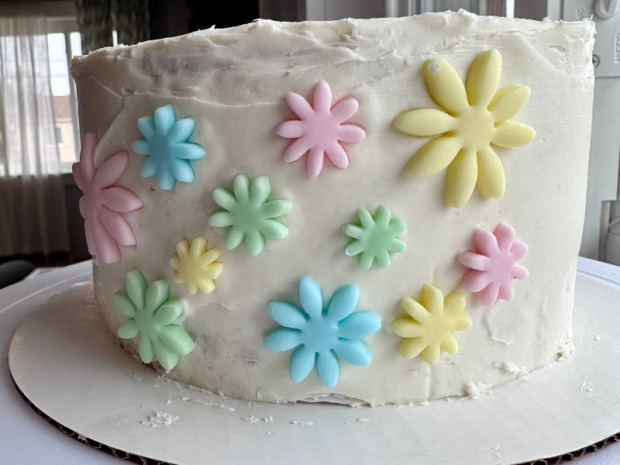 Boho pastel flower cake